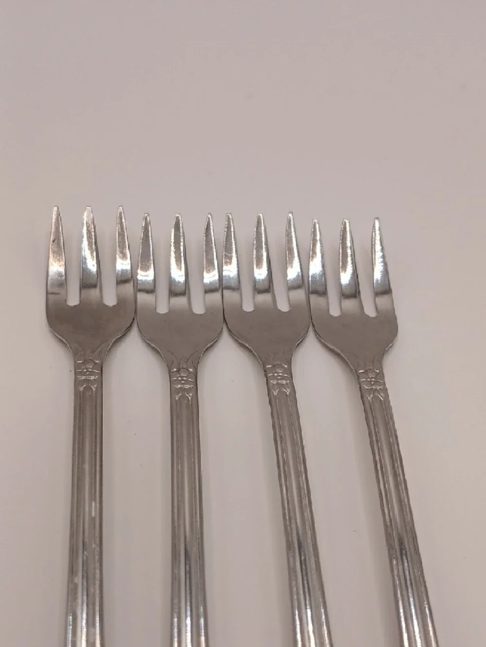 Wm Rogers Oneida Fenway Deluxe Stainless Cocktail Forks Set of 4
